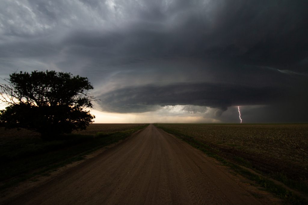 Image 2 supercell with lightning