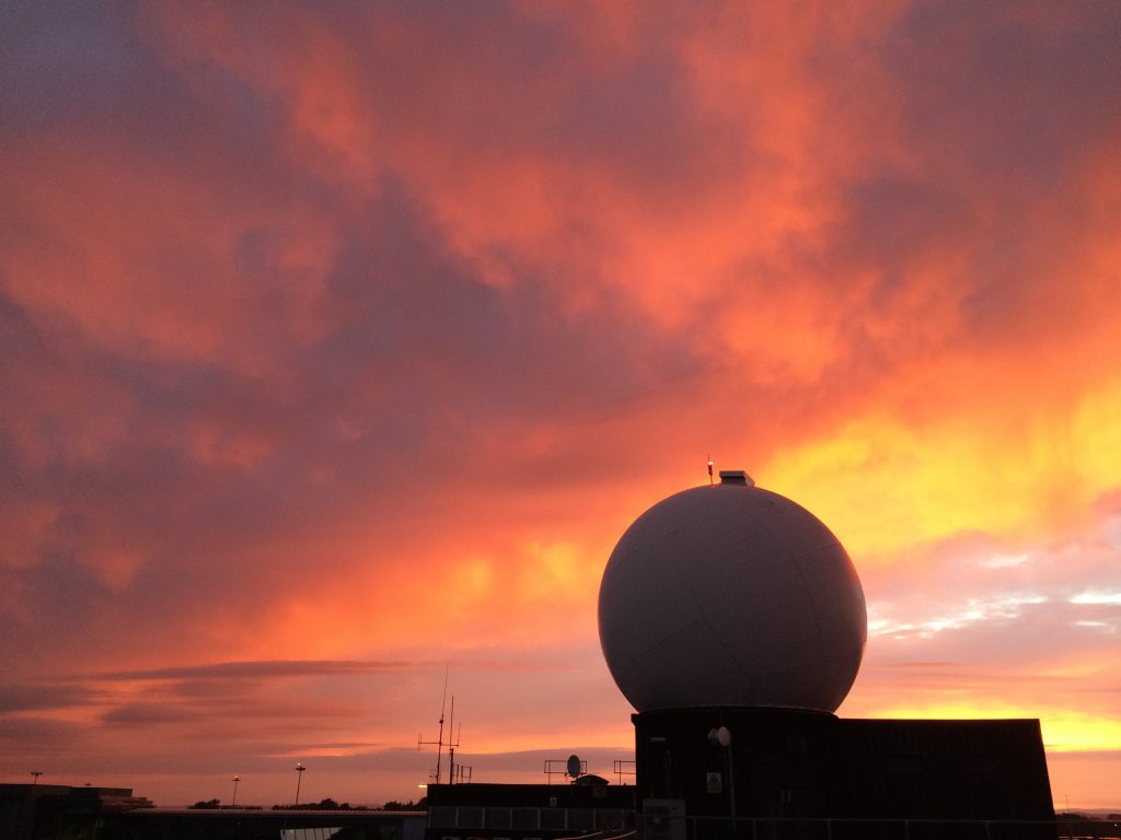 Red sky behind the Met Éireann Shannon Airport Rainfall radar. Is a red sky at night really shepherds delight? ‘When swallows fly high the weather will be dry’. Some rainfall radar systems have been used to identify the behaviour of swarms of birds and insects in certain weather conditions. These sayings and more are investigated in this episode.