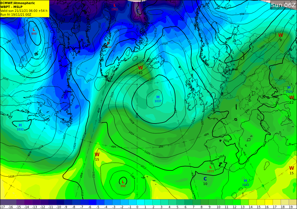 Taispeánann airmass agus cairt bhrú do Dé Domhnaigh 21 Samhain 2021 aerárthach níos fuaire ar fud na hÉireann (gorm éadrom) mar aon le tógáil ardbhrú ón Atlantach.