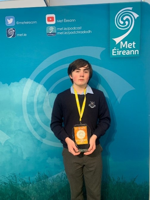 Oisín Jackson with his award at the BT Young Scientist Met Éireann stand
